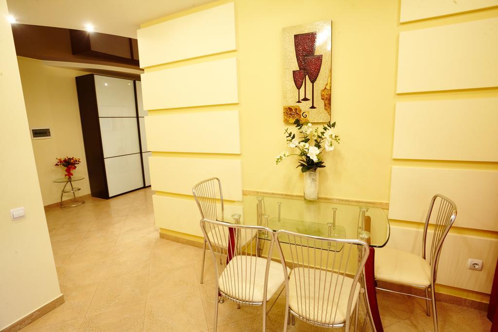 Luxury Apartment In New Building تشيسيناو المظهر الخارجي الصورة