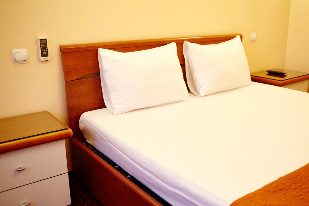 Luxury Apartment In New Building تشيسيناو الغرفة الصورة